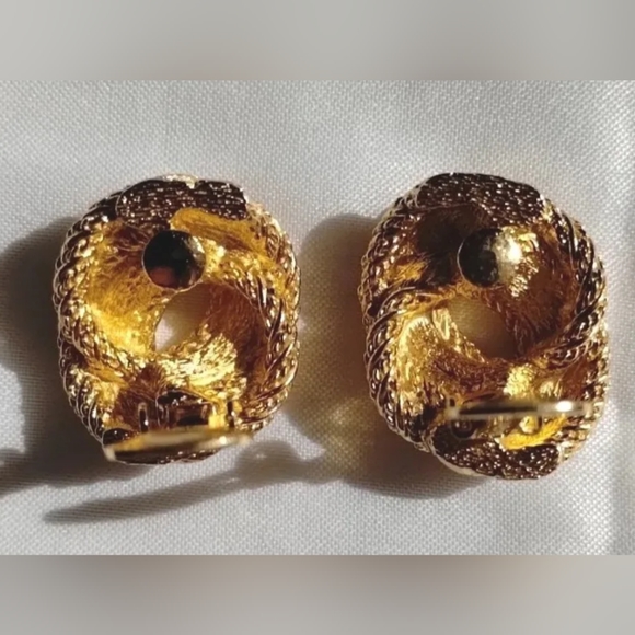 Vintage CHRISTIAN DIOR gold tone twisted KNOT pavé rhinestone earrings clip ons - Picture 7 of 12